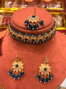 Stunning Teal &amp; Gold Kundan Choker Set