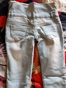 Light Wash High Waist Jeans