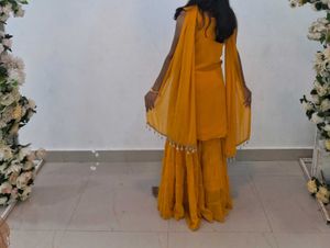 Offer 10 Number Mustard Colour Suit