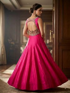 🎉Today only🎉magenta gown with doli design