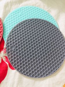 Set of 4 Round Silicone Trivets