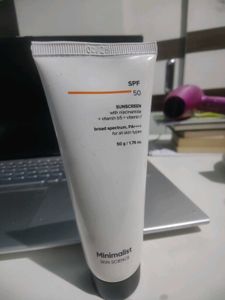 Minimalist Sunscreen SPF 50