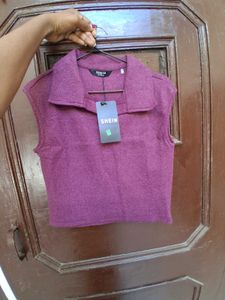 branded  Sleeveless Collared Crop Top