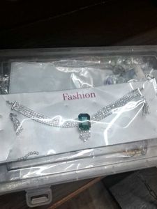 Elegant Emerald and Diamond Necklace Set