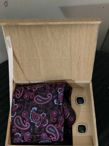 UNUSED Paisley Tie and Cufflinks Set