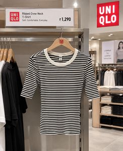 UNIQLO Ribbed Crew Neck T-Shirt