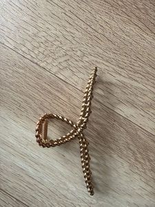 Gold Twisted Claw Clip