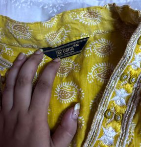 Buy 1 Kurta get one T-shirt Free(women’s)