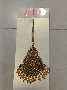 Elegant Gold-Tone Maang Tikka