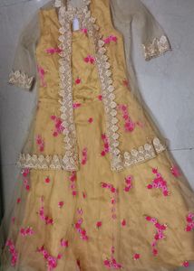 Beautiful Net Gown With Coaty