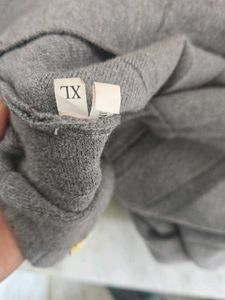 Gray Pleated Knit Skirt