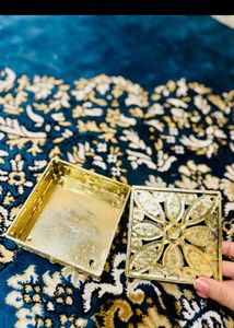 Exquisite Gold Tone Jewellery Box