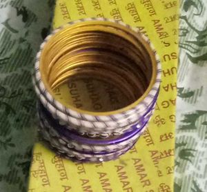 Purple &amp; White Bangle Set