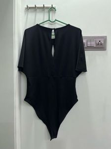 Chic Black Keyhole Bodysuit