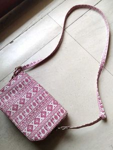 Chic Pink Patterned Crossbody Bag