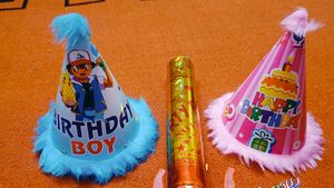7 Birthday Items 💯Unused