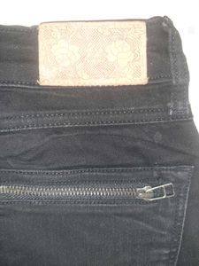 🖤 MANGO Classic Black Stretch Denim — Women