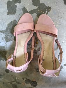 Chic Black &amp; pink Patent Sandals