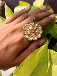 Elegant Golden Ring 💍👑