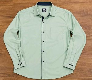 Light Green Men's Button-Up Shirt