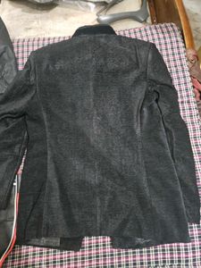 Stylish Black Suit blazer Like New No Issues