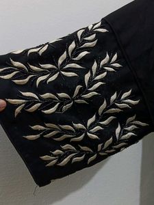 Elegant Black Abaya with Leaf Embroidery