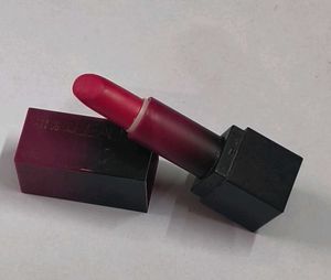 Huda Beauty Red 💄 Lipstick