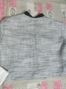 Chic Cropped Tweed Jacket