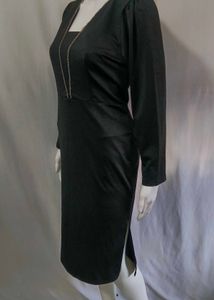 Chic Black Long-Sleeve Dress