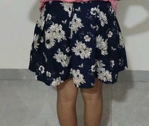 Chic Navy Floral Skater Skirt