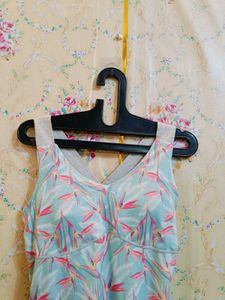 🇳🇿💫🎀V-Neck Floral Print Camisole Top