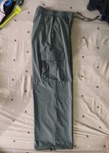 Stylish Cargo Pants with Logo Detail