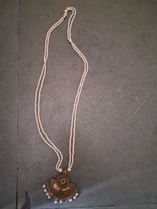 Elegant Pearl Necklace with Pendant