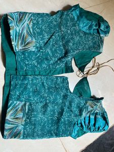 Beautiful Teal Abstract Print Saree