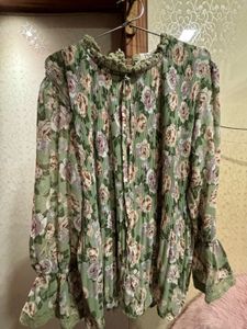 Floral Print Pleated Blouse