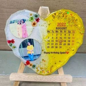 Heart Photo & Calendar Showpiece