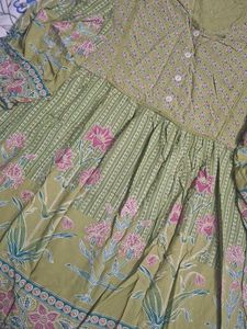 Beautiful Green Floral Print Kurta