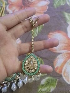 Exquisite Kundan &amp; Pearl Jewellery Set