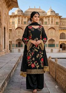 Elegant Black Floral Embroidered Kurta Set