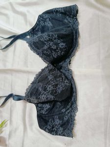 🇳🇿💫🎀 Charcoal colour Lace Padded Bra