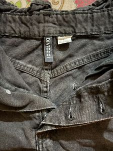 Stylish charcoal short Pants