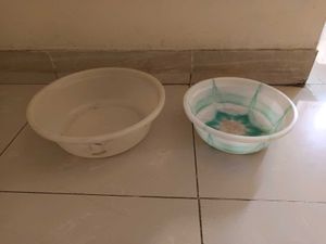 Set of 2 Plastic Basins