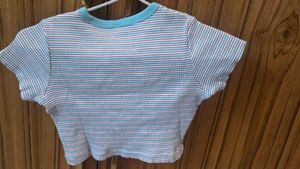 Uniqlo Girls’ Ribbed/Striped T-Shirt – Size 8–9