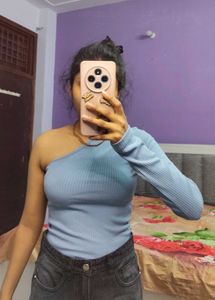 blue on shoulder sleeves top