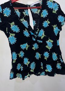 Chic Floral Print V-Neck Top