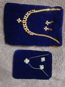 Pearl and Crystal Flower Jewelry Set