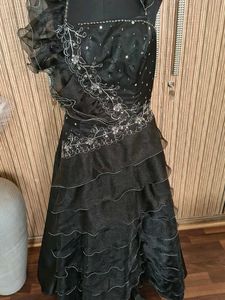 stunning black gown