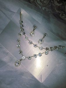 Elegant Crystal Necklace &amp; Earring Set