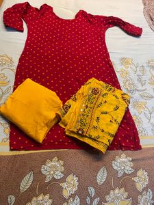 Red Bandhani Kurta Set with Yellow Dupatta