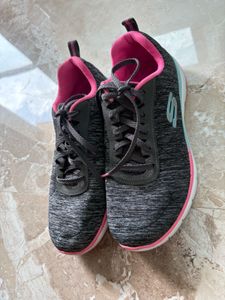 Original Skechers Lite-Weight Sneakers